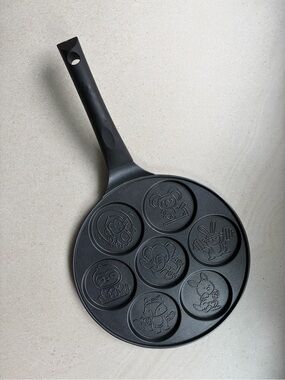 Crofton Black Animal Character nonstick Pancake Pan - 7-Cavity